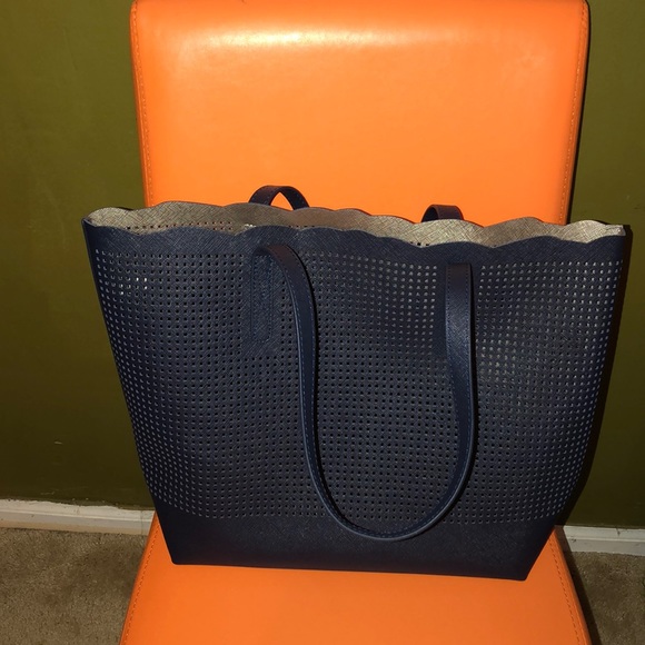 Neiman Marcus Handbags - 🌸🌸NEIMAN MARCUS TOTE BAG